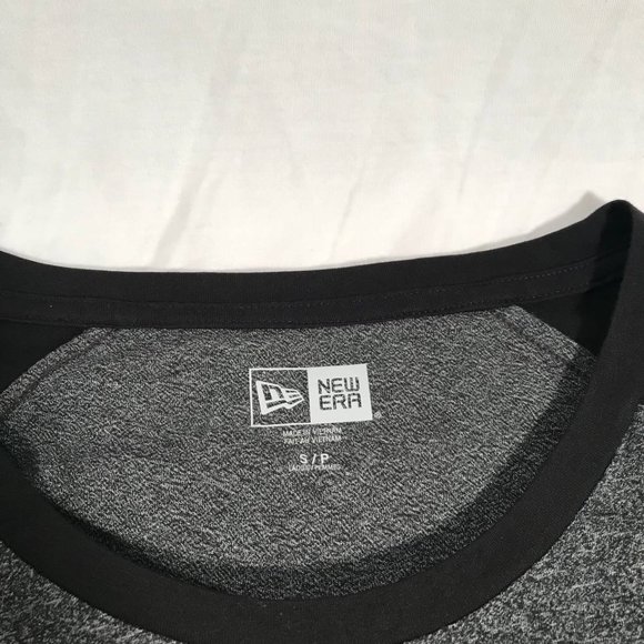 New Era Charlotte Hornets Graphic Shirt - Picture 4 of 6